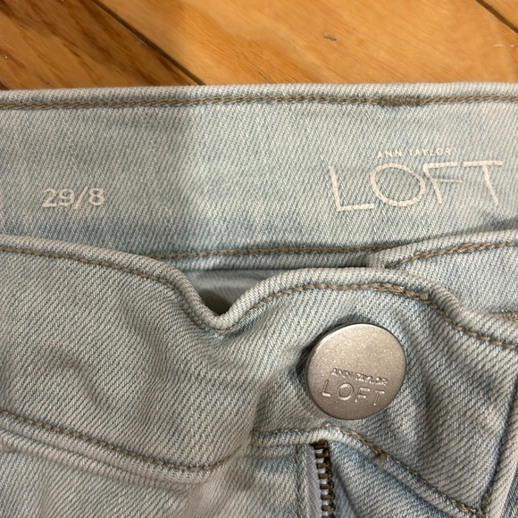 Ann Taylor Loft size 8 Bermuda shorts - Picture 2 of 3